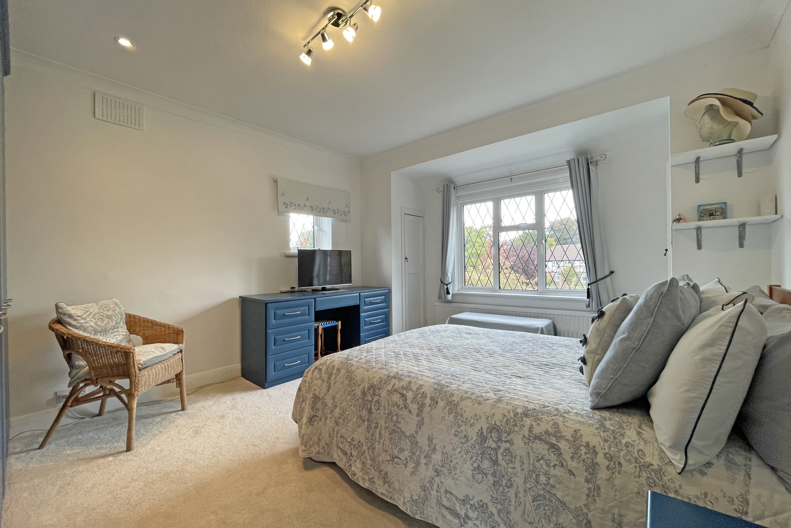 The Green, Ewell Downs, Epsom, Surrey, KT17 3JX
