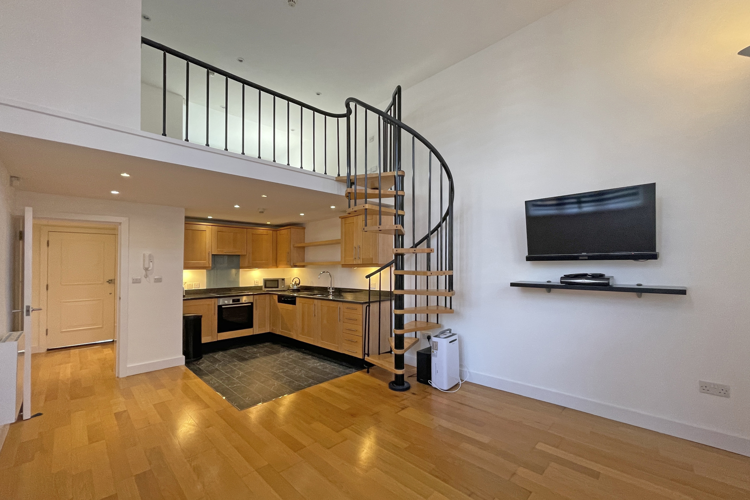 West Street, Ewell, KT17