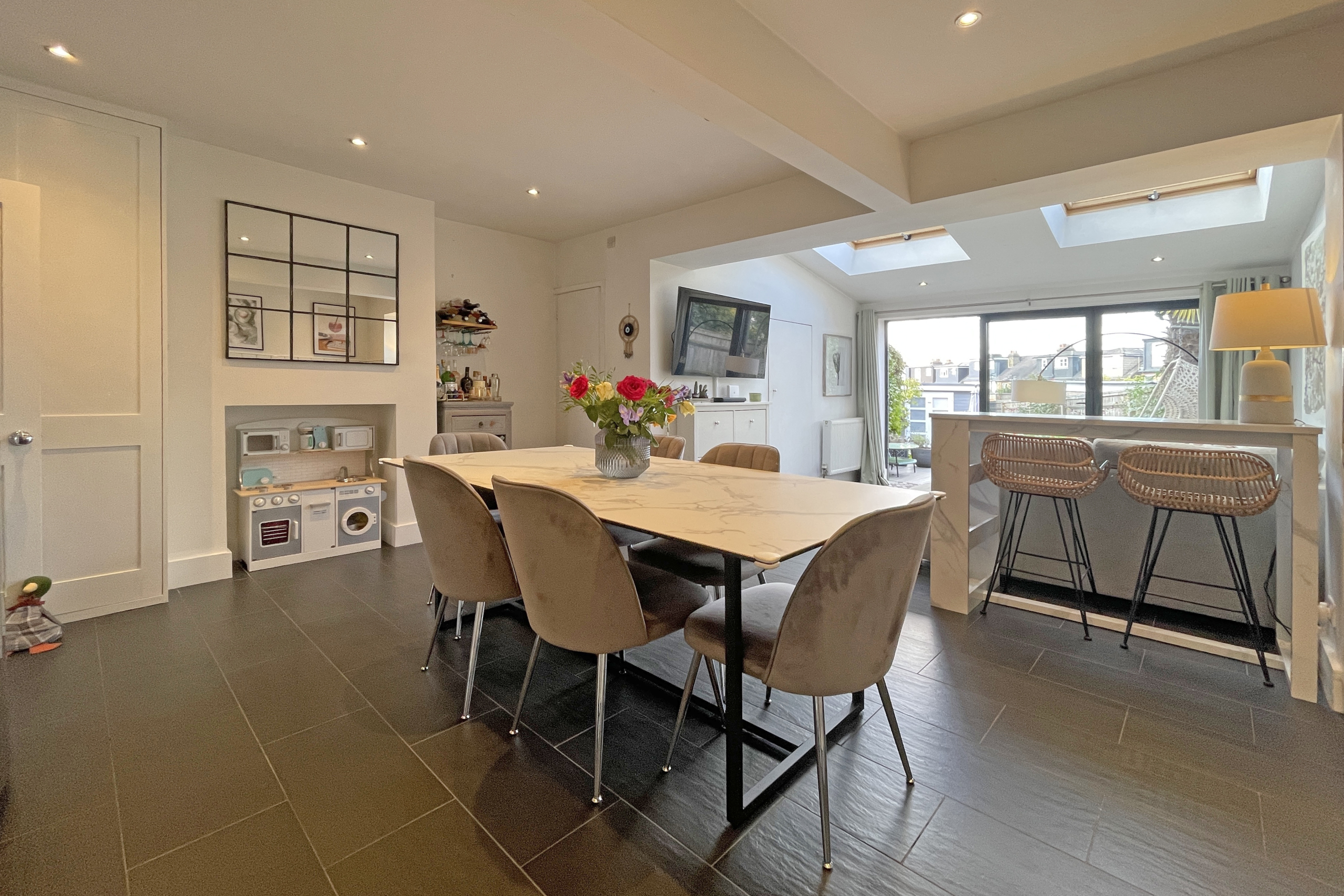 Elm Road, Epsom, KT17
