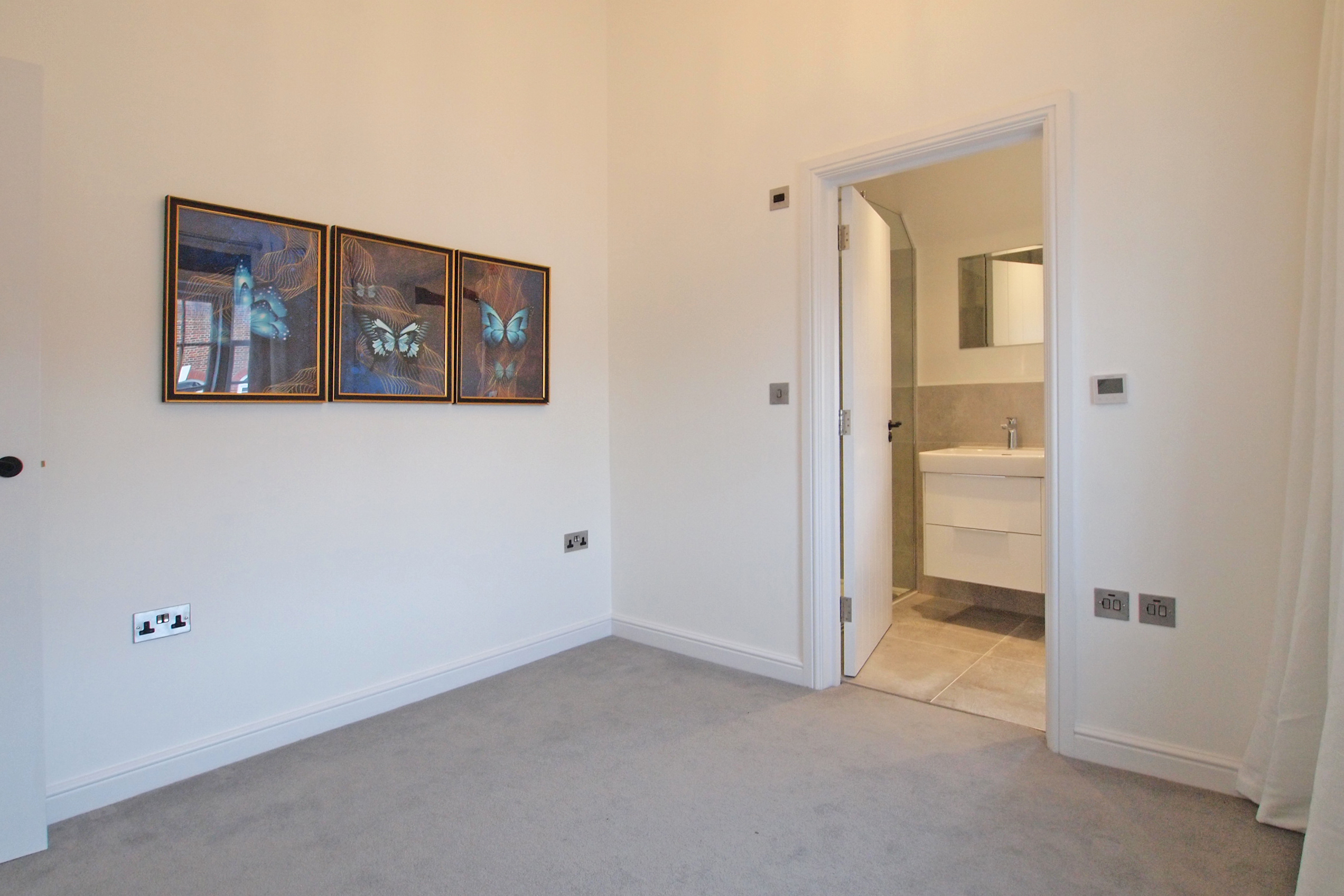 High Street, Ewell, KT17