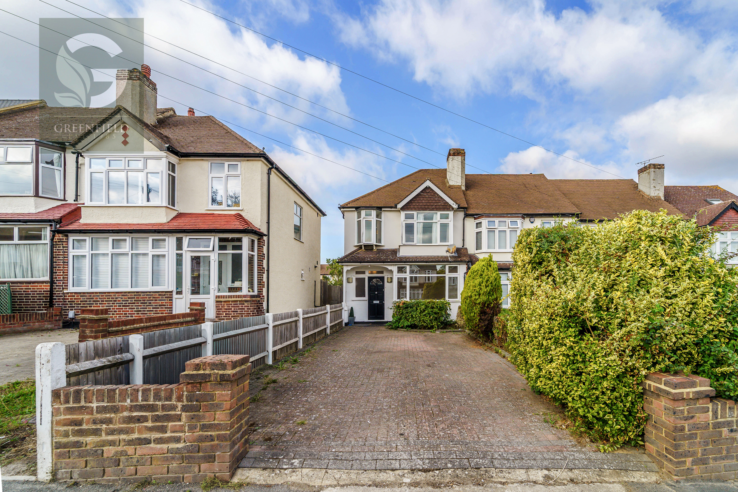Ardrossan Gardens, Worcester Park, Surrey, KT4 7AY