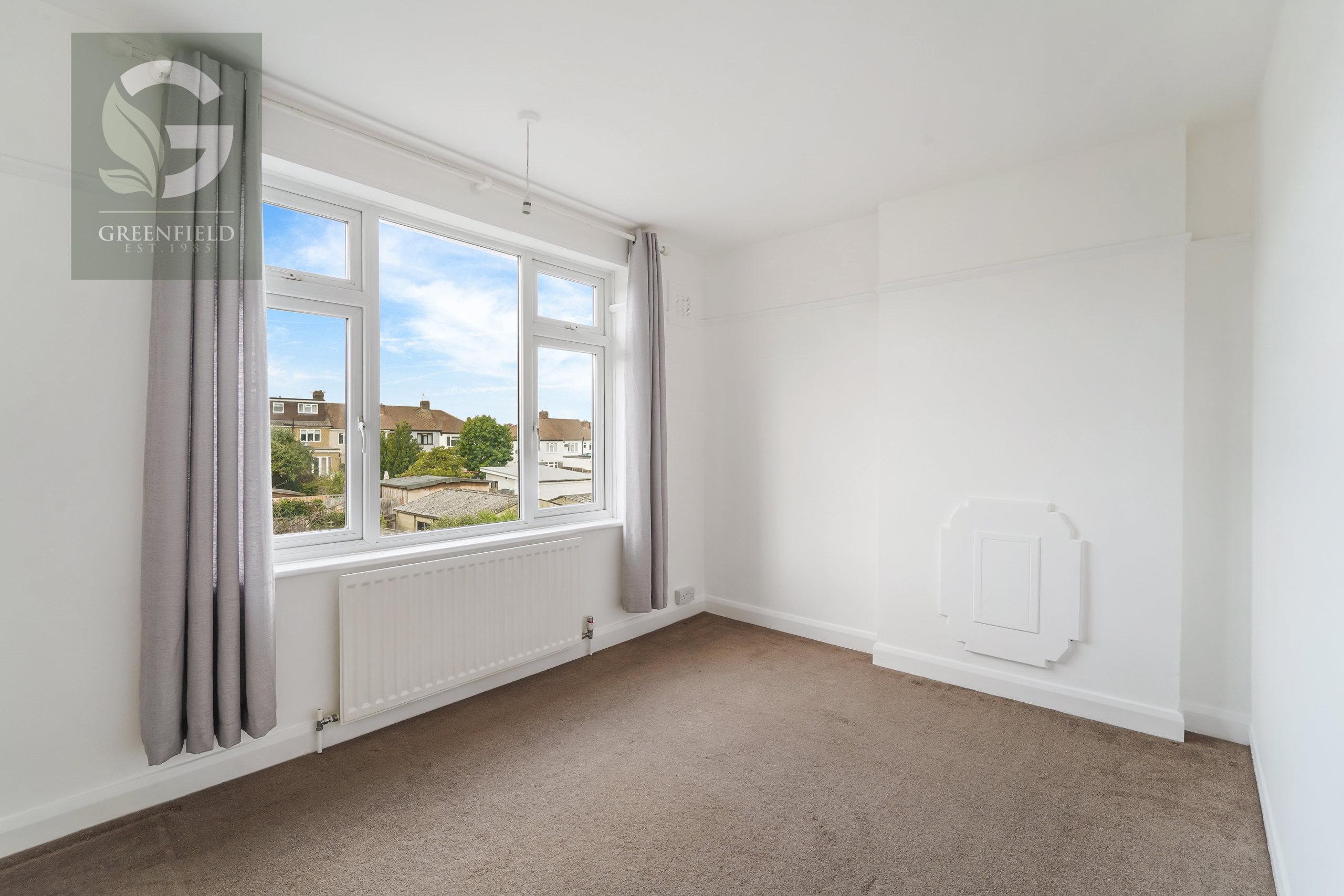 Ardrossan Gardens, Worcester Park, Surrey, KT4 7AY