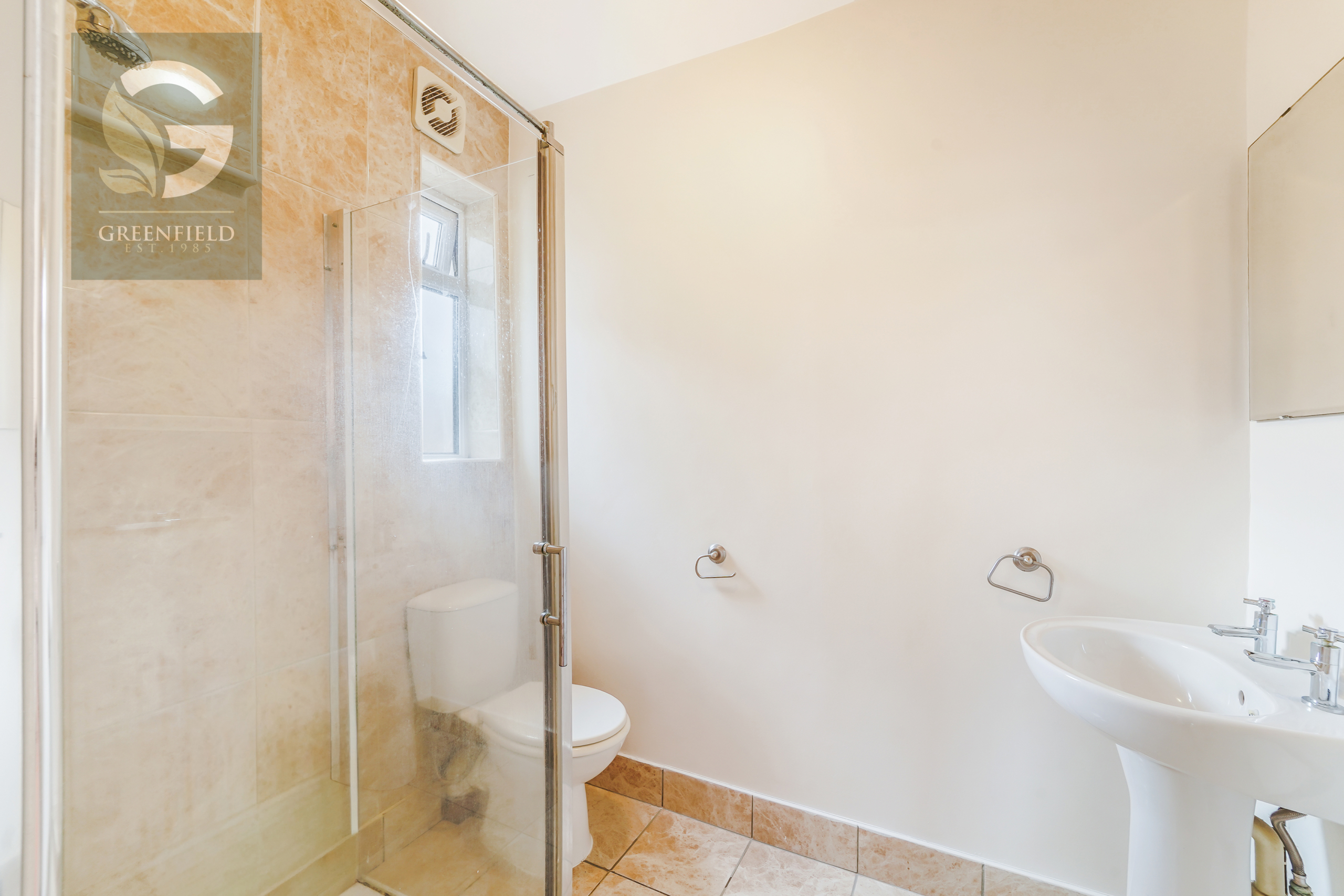 Ardrossan Gardens, Worcester Park, Surrey, KT4 7AY