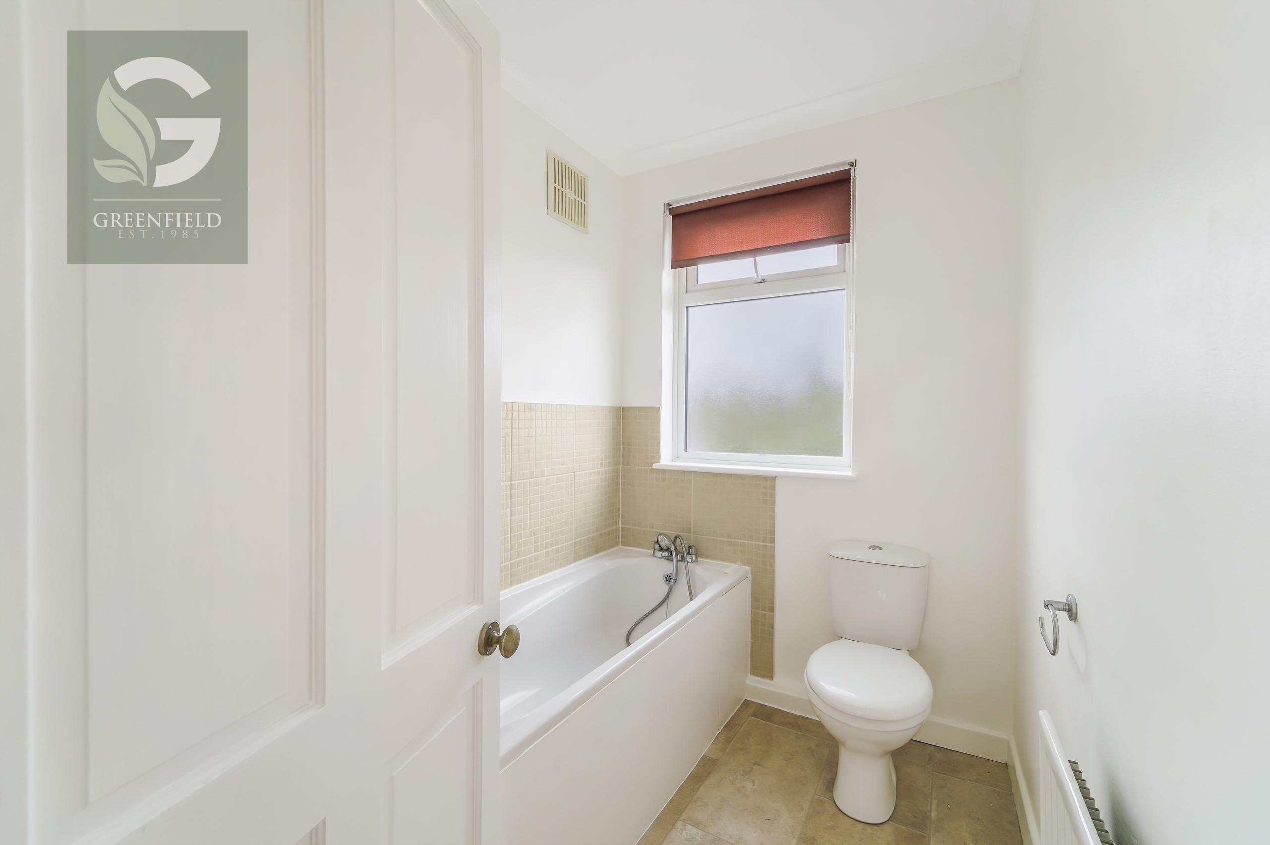 Ardrossan Gardens, Worcester Park, Surrey, KT4 7AY