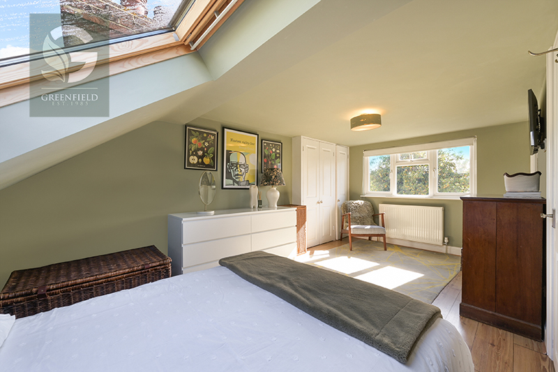 Green Lanes, West Ewell, Epsom, Surrey, KT19 9UL
