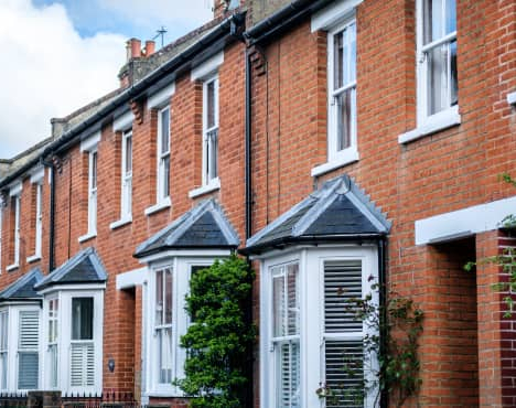 How to Buy a House in Surrey: Expert Buyer Guide