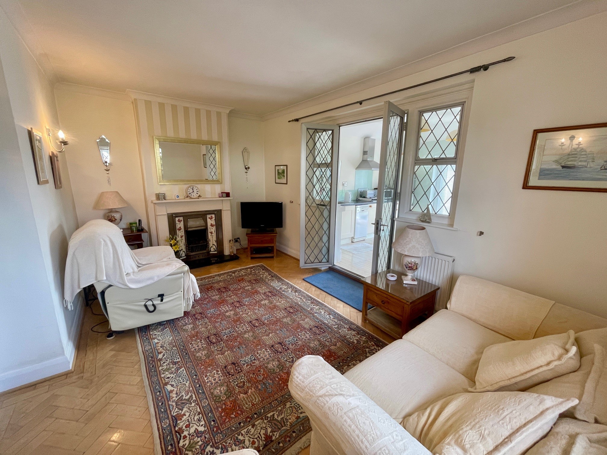Lakehurst Road, Ewell Court, Epsom, Surrey, KT19 0EL